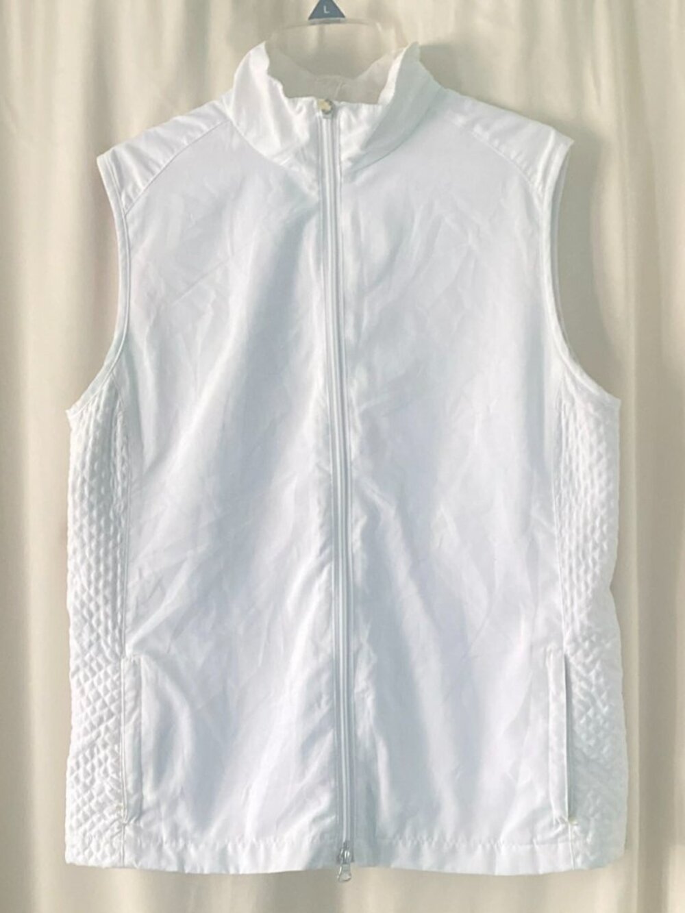 Lady Hagen White Golf Vest Women’s M Full Zip Sleeveless Quilted Sides Plaid